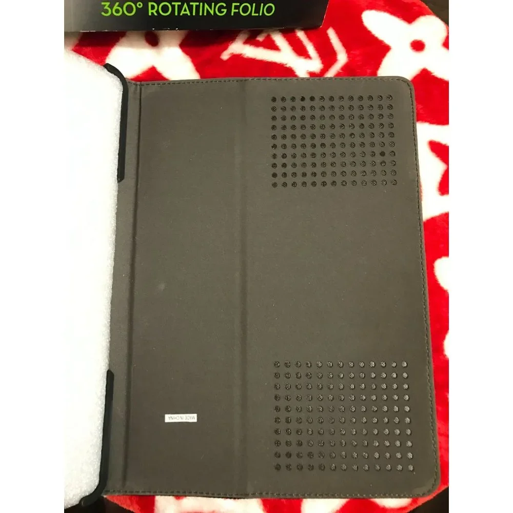 Insignia iPad Air 360' Rotating Folio Cover/Stand Black